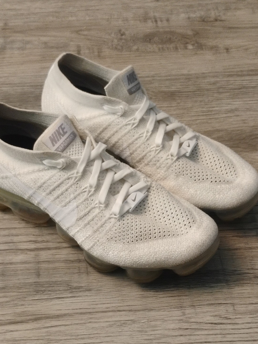 Nike  White Flyknit VaporMax Running Shoes Women's Size 7.5